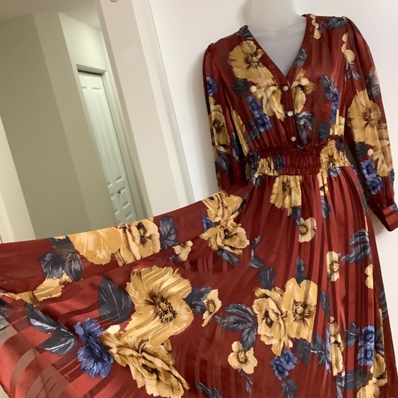 Kate Lily Beautiful Dress fits Medium - Picture 5 of 15